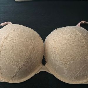 NWOT Victoria’s Secret Sexy Tee Lace Push-Up Bra 40DD in Champagne Lace